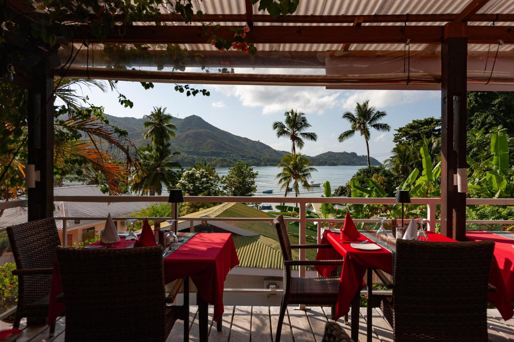 Sea View Lodge Baie Sainte Anne Exterior foto